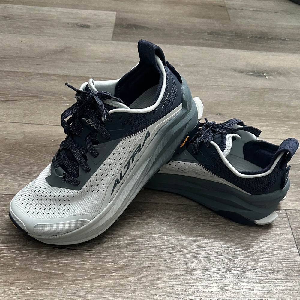 Altra Men's Olympus 6 Athletic Shoes - Dark Blue and White - Picture 2 of 6